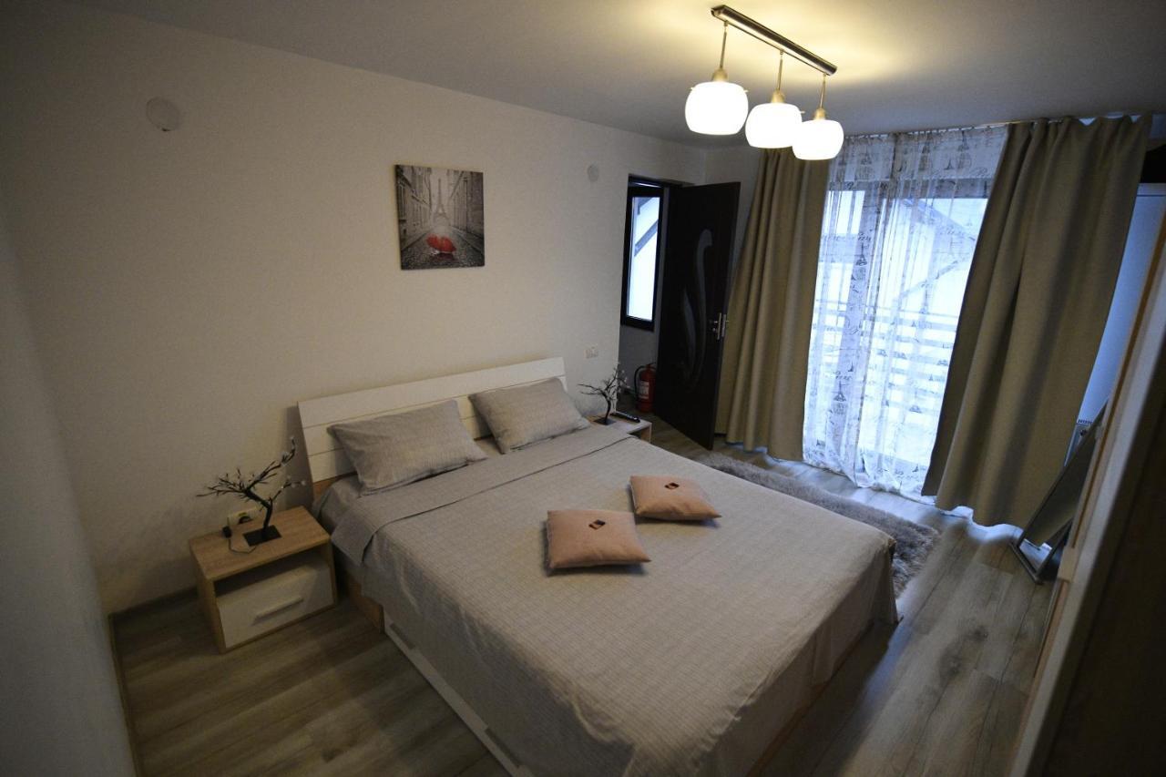 Upstairs Residence Târgu Jiu Extérieur photo
